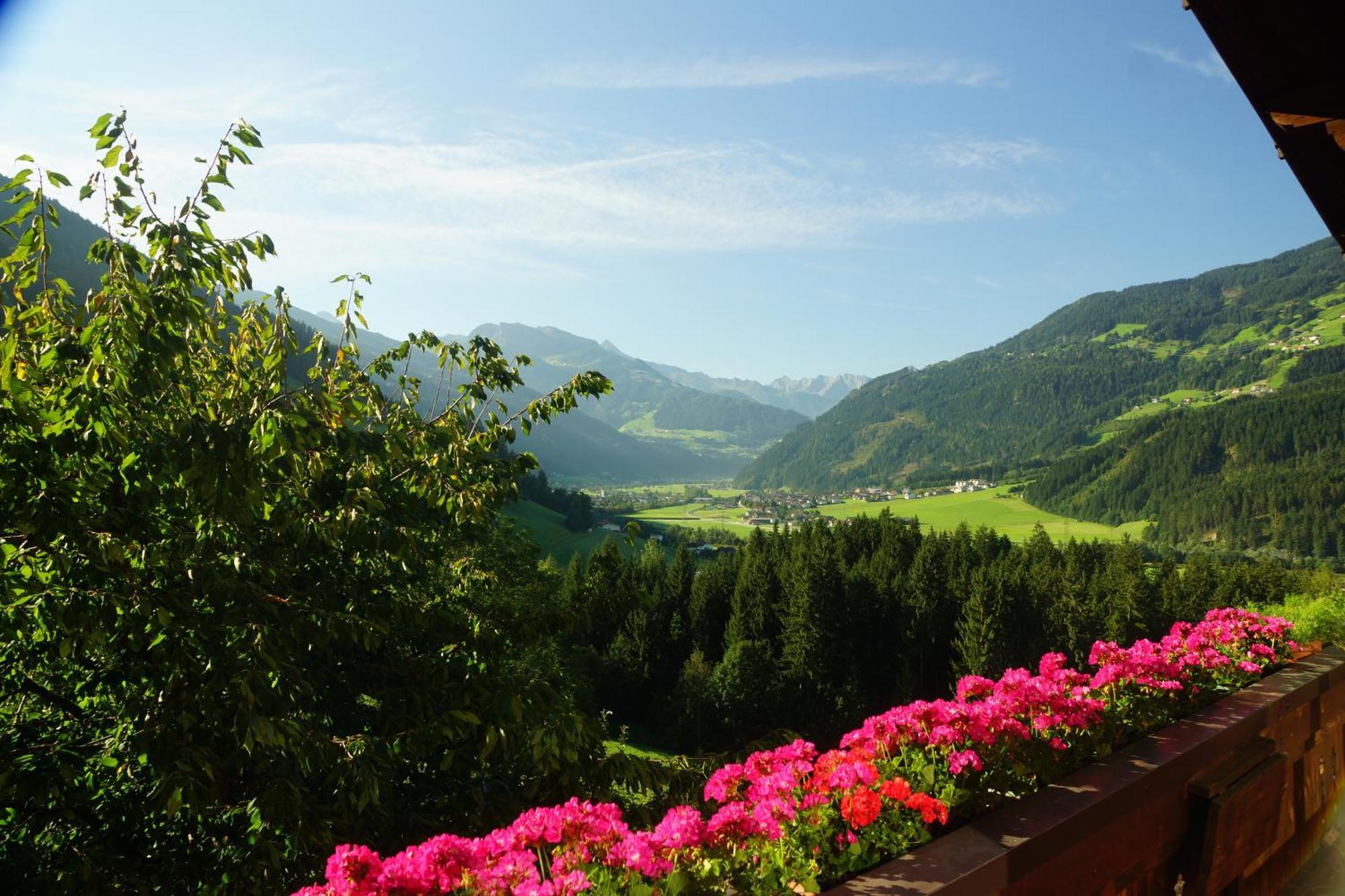 Ferienwohnung Zillertal - Haus Dichtl Stummerberg Екстериор снимка